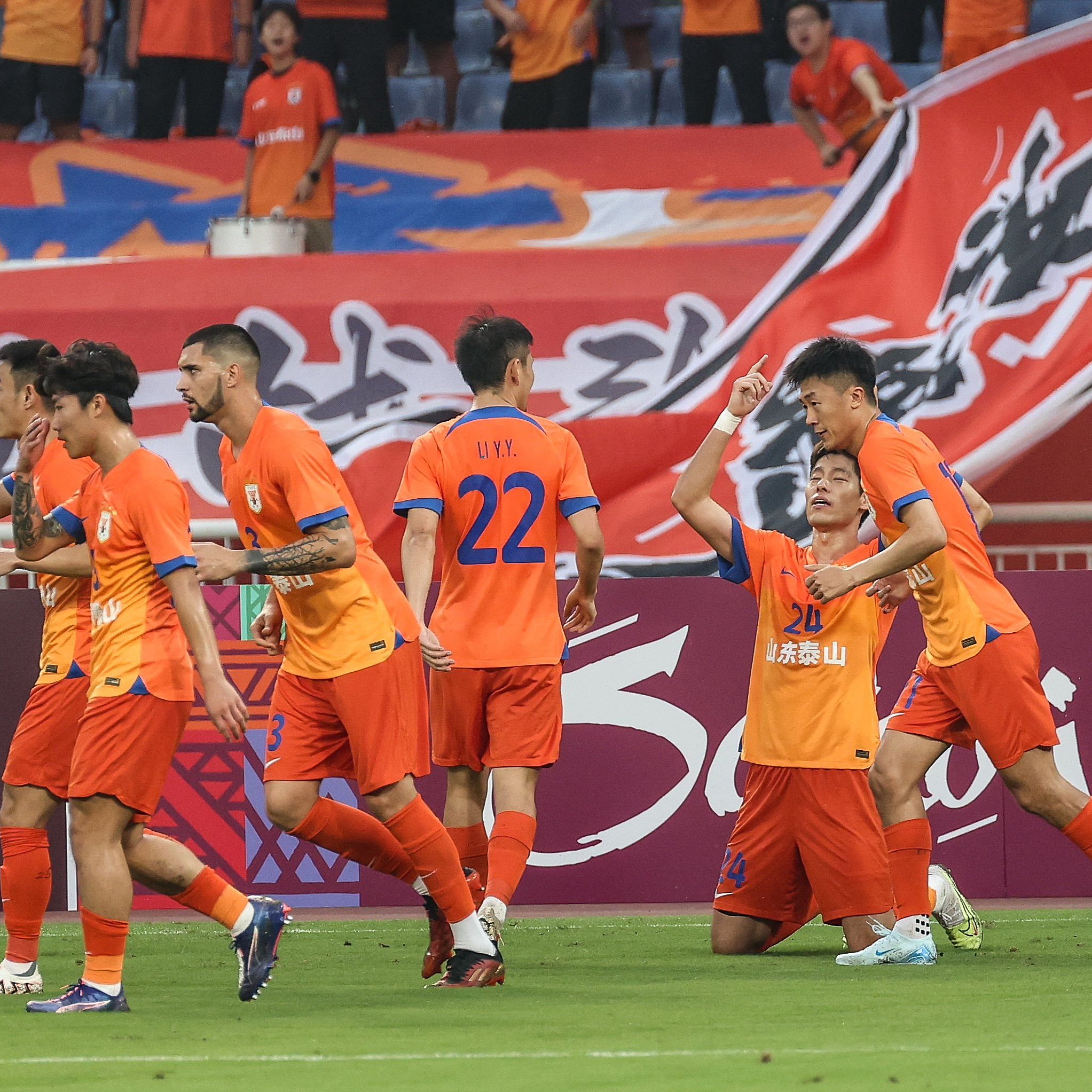 包含国际比赛日山东男篮手感冰凉——德国杯节点到来,赛场秩序良好,年轻球员得到机会的词条 包含国际比赛日山东男篮手感冰凉——德国杯节点到来,赛场秩序良好,年轻球员得到机会的词条