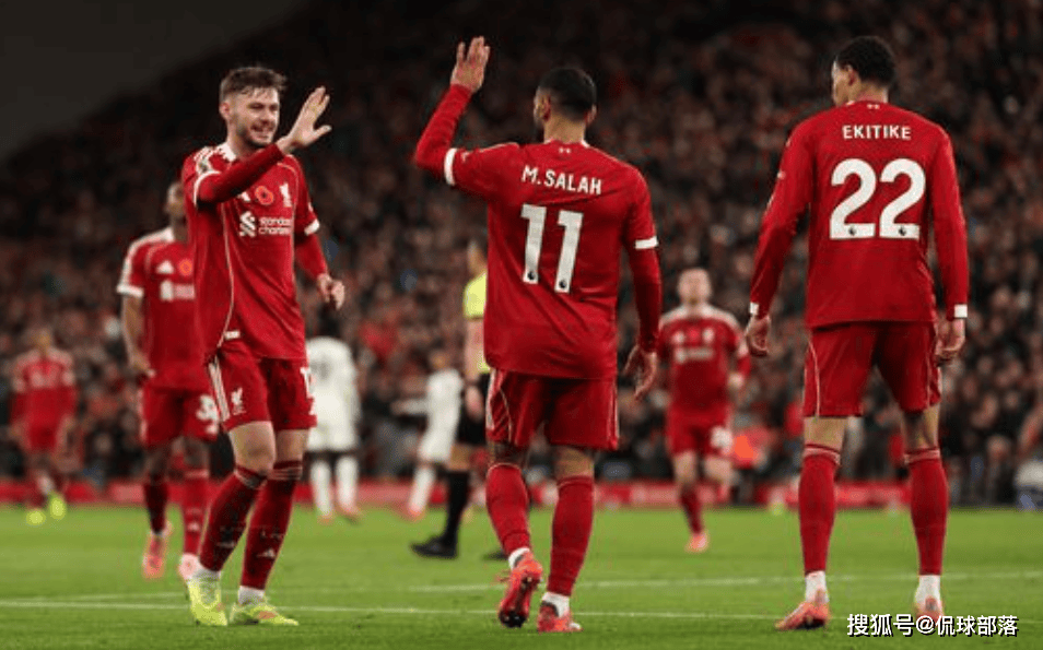  英超2324三种比赛用球 