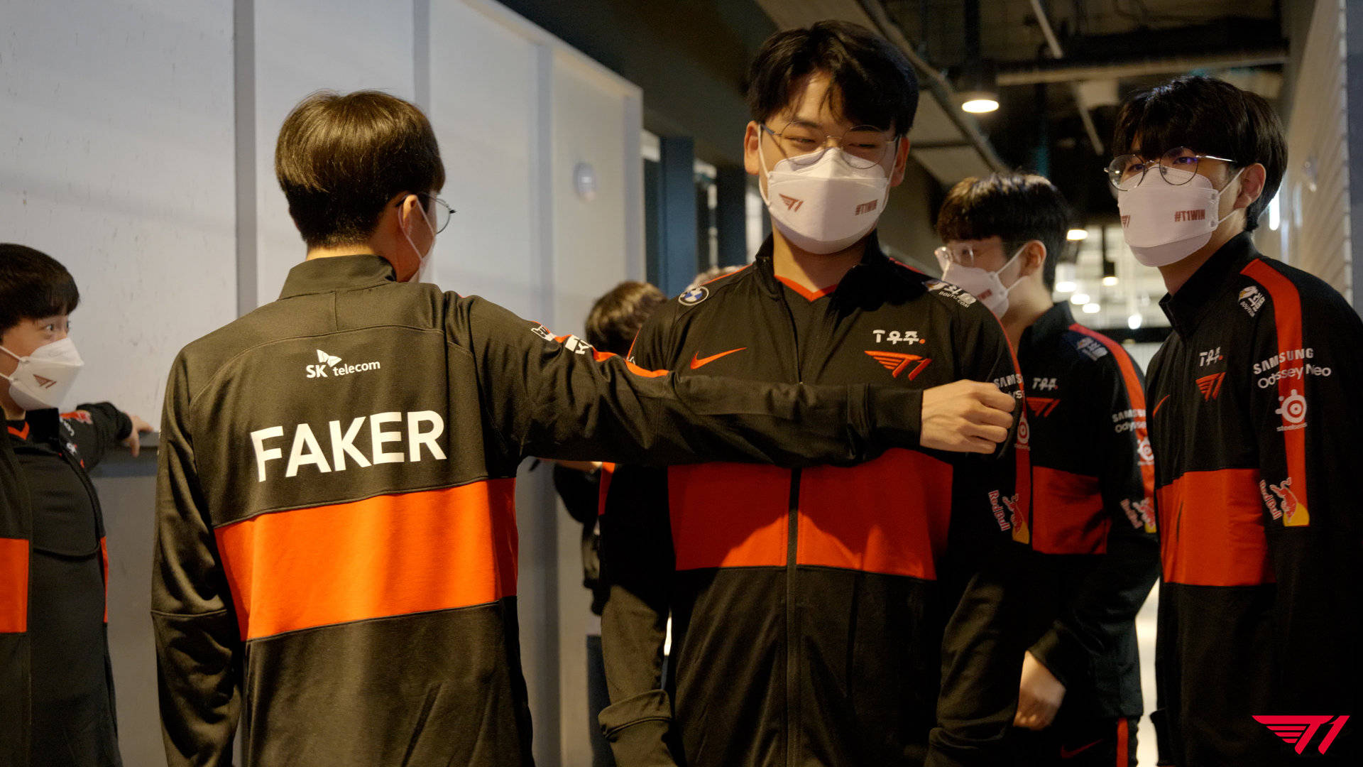 包含Faker在拜仁比赛中大胜，连败引发热议！的词条